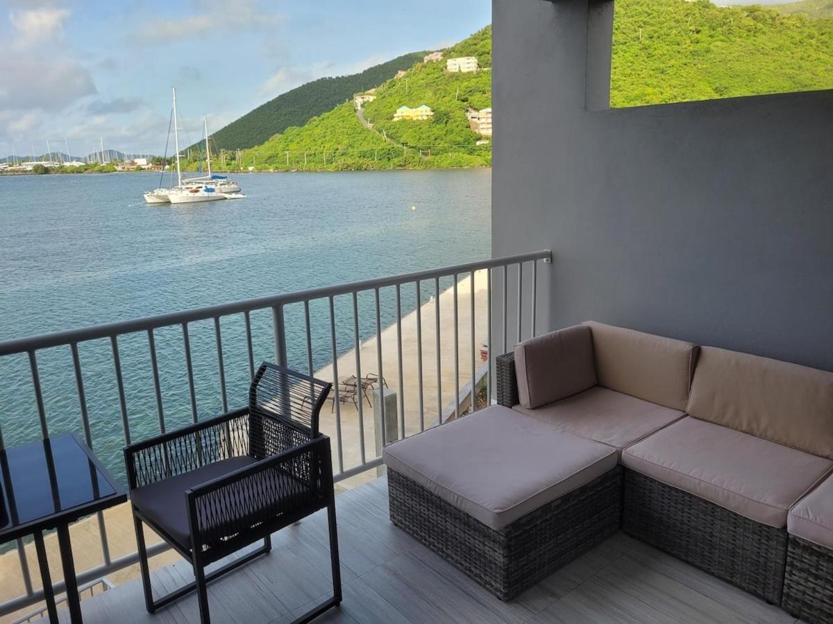 Modern Waterfront Apartment Роуд Таун Екстериор снимка